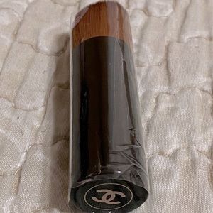 Chanel Les Beiges makeup brush